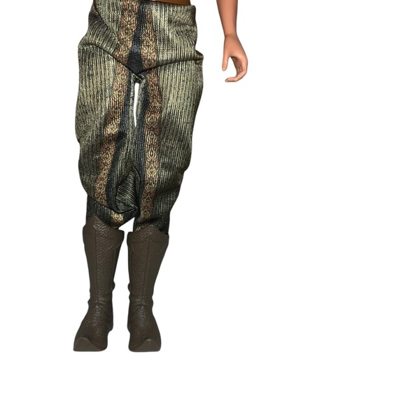 Disney Raya and the Last Dragon 11” Doll Red Cape Boots Warrior figure - Picture 3 of 4